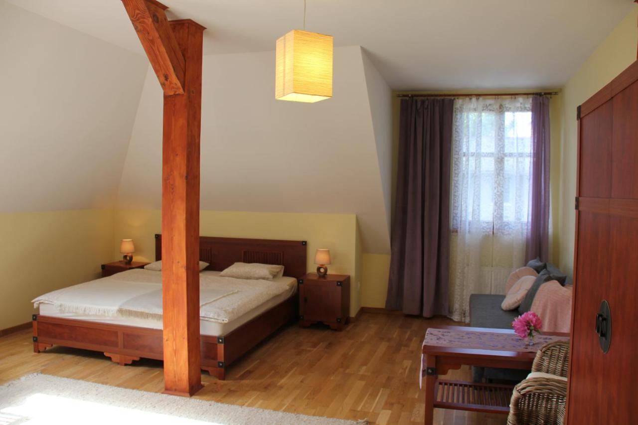 Dworek Azalia Ilowa Exterior photo