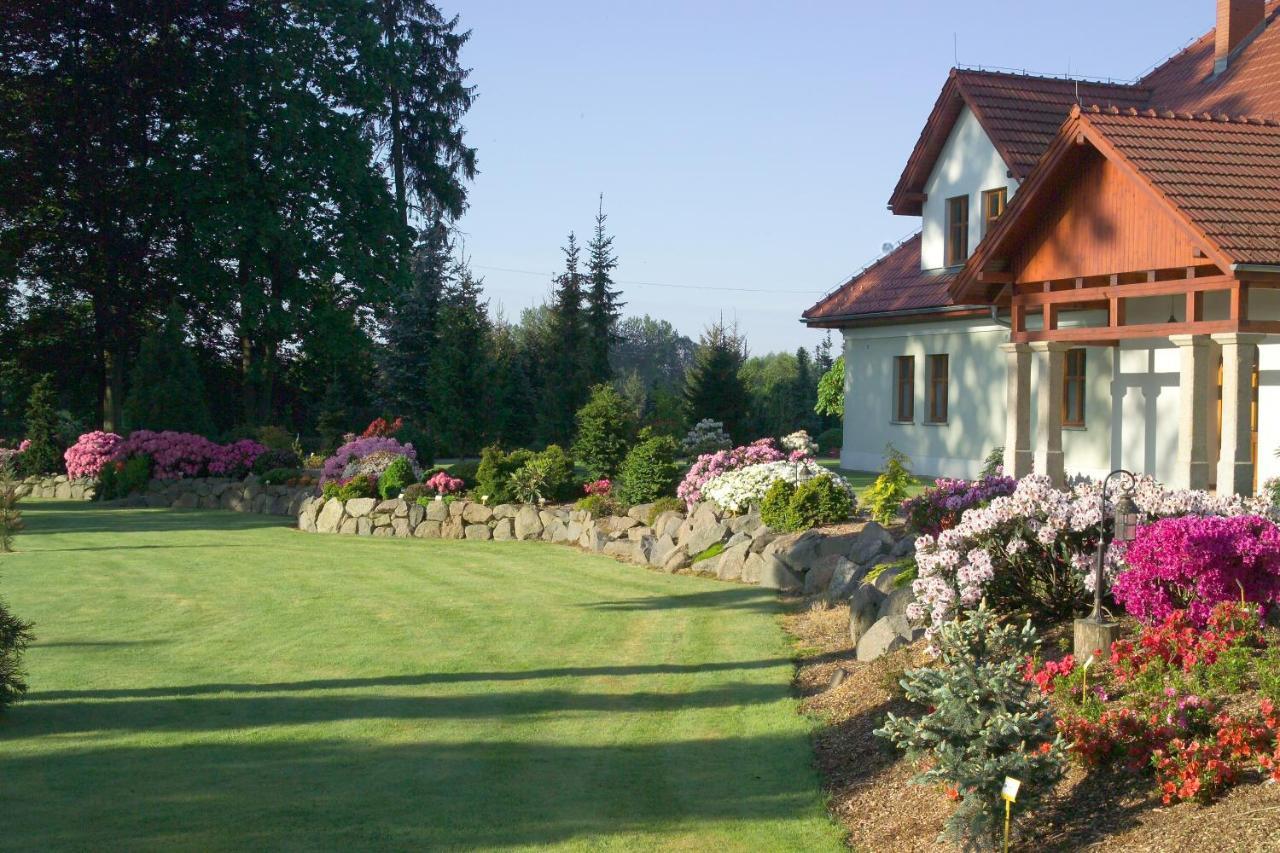 Dworek Azalia Ilowa Exterior photo